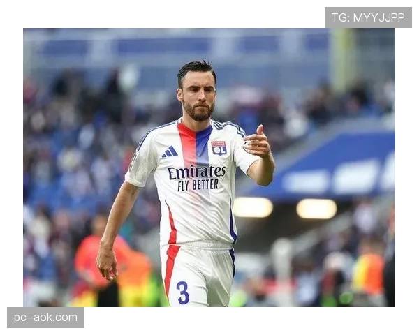 塔利亚菲科解锁俱乐部生涯500场里程碑，里昂送球衣表彰