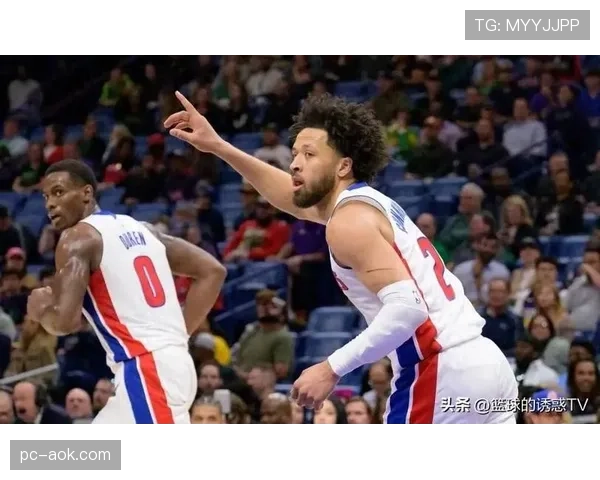 坎宁安低位背打后卫，身材优势成战术错位关键