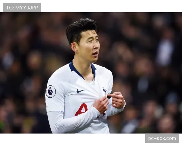 热刺边锋孙兴慜恢复完整合练,有望在周末对阵切尔西的关键战中复出。 热刺边锋孙兴慜恢复完整合练,有望在周末对阵切尔西的关键战中复出。